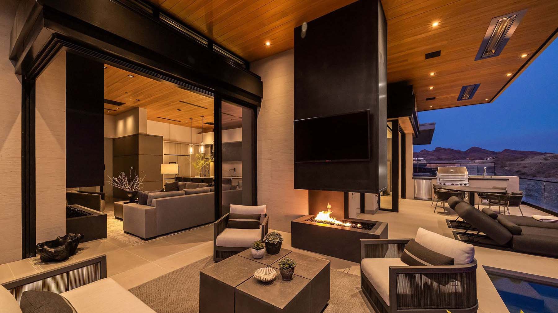Lakeside HavenICONIC LIFE feature 5 Located in Scottsdale Ariz Drewett Works is an award winning architecture firm specializing in luxury residential hospitality and commercial architecture